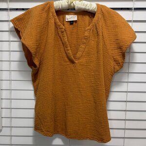 Universal Thread women's flutter sleeve 100% cotton gauze gold boxy top; Size L